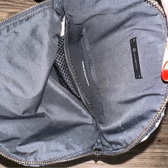 https shop.lululemon.com p bags everywhere-backpack-md _ prod8890184 color 28694 lululemon Everywhere Backpack 22L - One Size